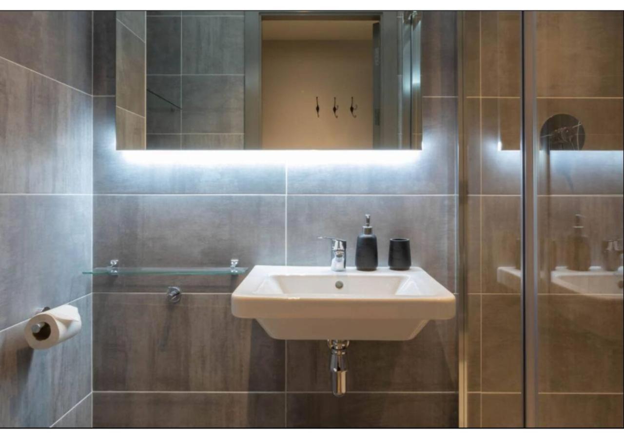 Joivy Affordable Thomas Street - Adults Only Dublín